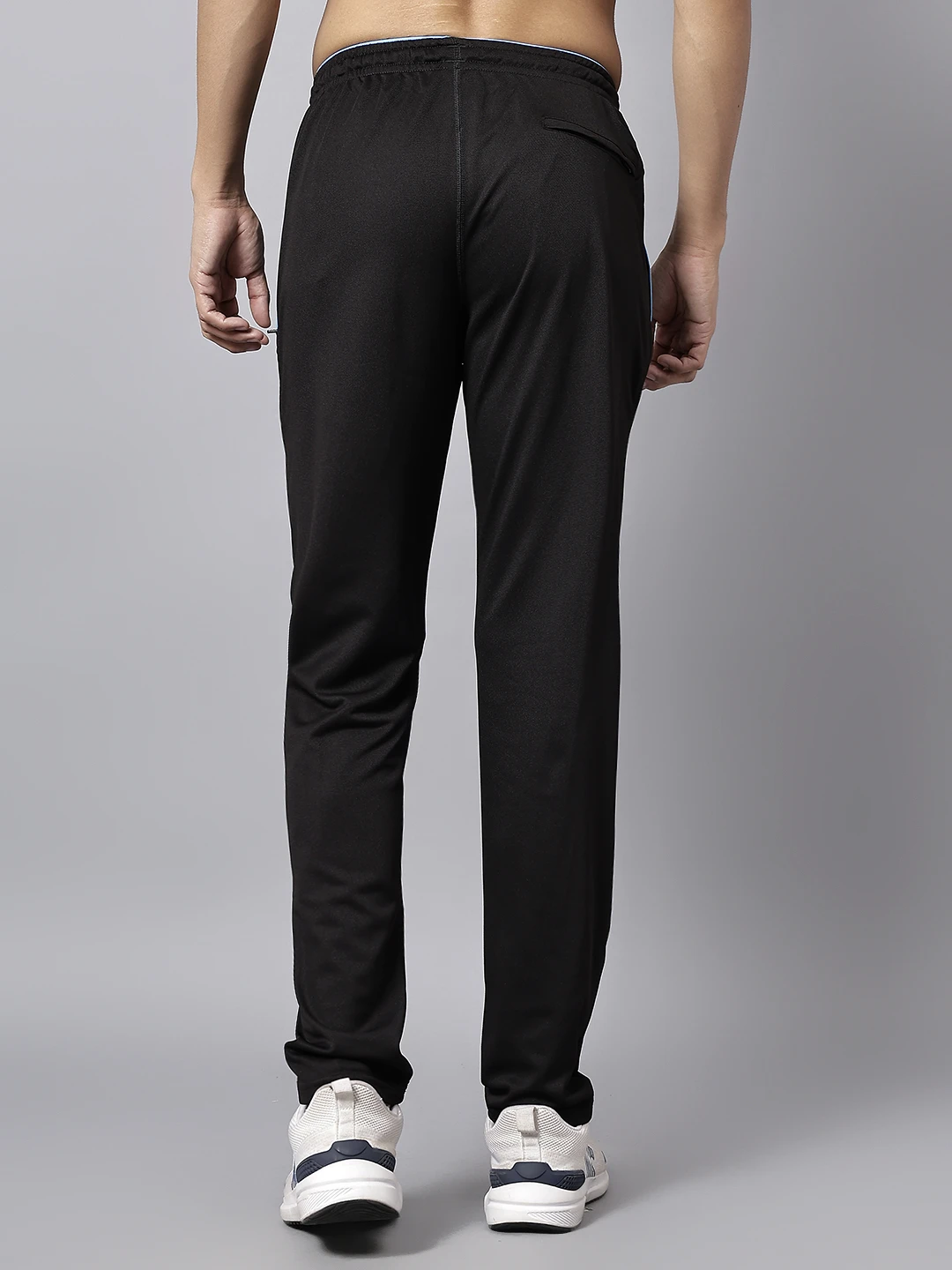 Lower Pockets: 2 Sides Zip, 1 Back Zip Tricot